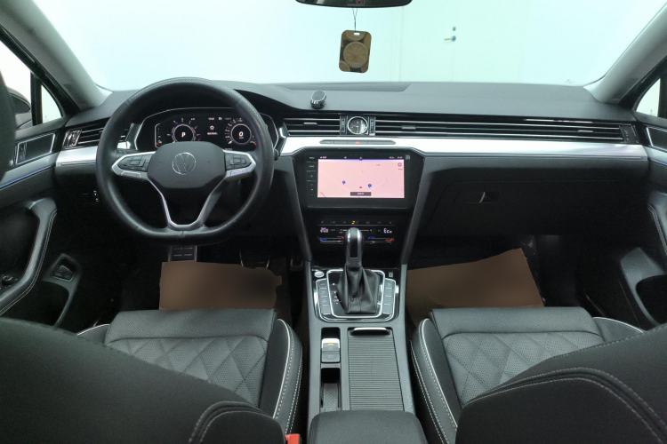 Used Volkswagen Magotan GTE Plug-in Hybrid 2022 GTE Luxury Model Center Console