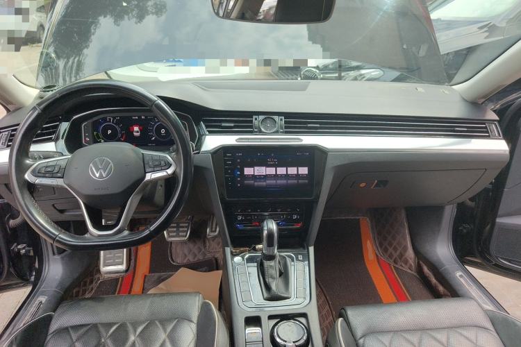 Used Volkswagen Magotan GTE Plug-in Hybrid 2022 GTE Luxury Model Center Console