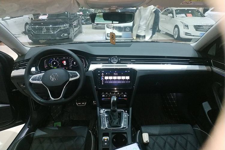 Used Volkswagen Magotan GTE Plug-in Hybrid 2022 GTE Luxury Model Center Console