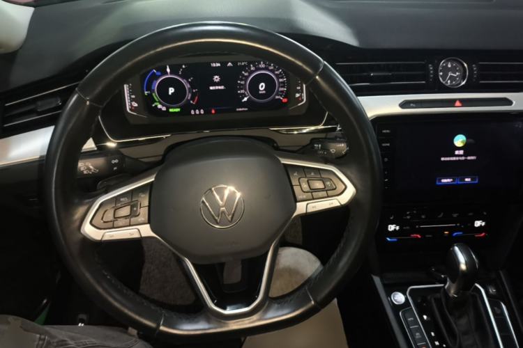 Used Volkswagen Magotan GTE Plug-in Hybrid 2022 GTE Luxury Model Center Console