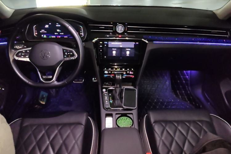 Used Volkswagen Magotan GTE Plug-in Hybrid 2022 GTE Luxury Model Center Console