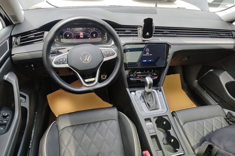 Used Volkswagen Magotan GTE Plug-in Hybrid 2022 GTE Luxury Model Center Console