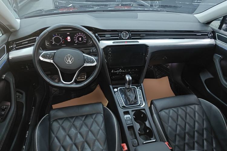 Used Volkswagen Magotan GTE Plug-in Hybrid 2022 GTE Luxury Model Center Console
