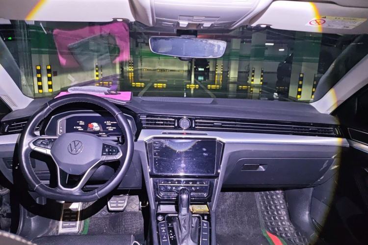 Used Volkswagen Magotan GTE Plug-in Hybrid 2022 GTE Luxury Model Center Console