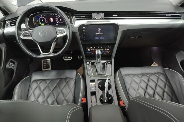 Used Volkswagen Magotan GTE Plug-in Hybrid 2022 GTE Luxury Model Center Console