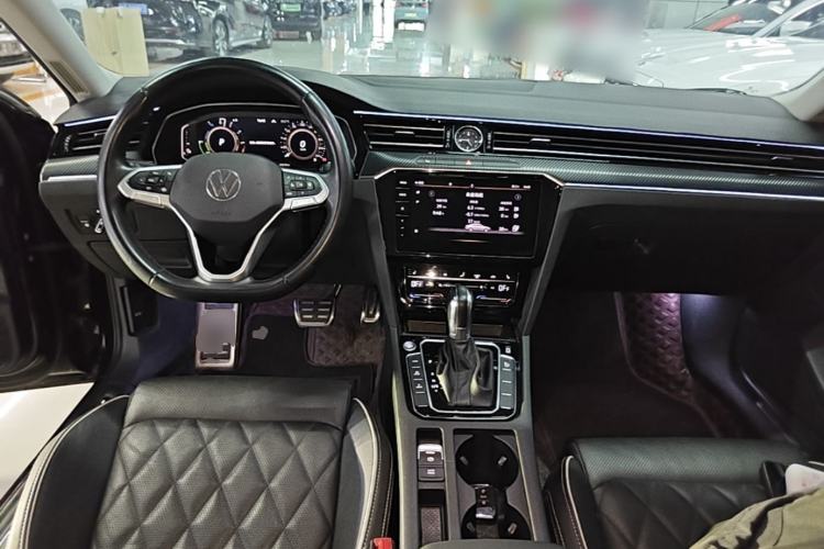Used Volkswagen Magotan GTE Plug-in Hybrid 2022 GTE Luxury Model Center Console