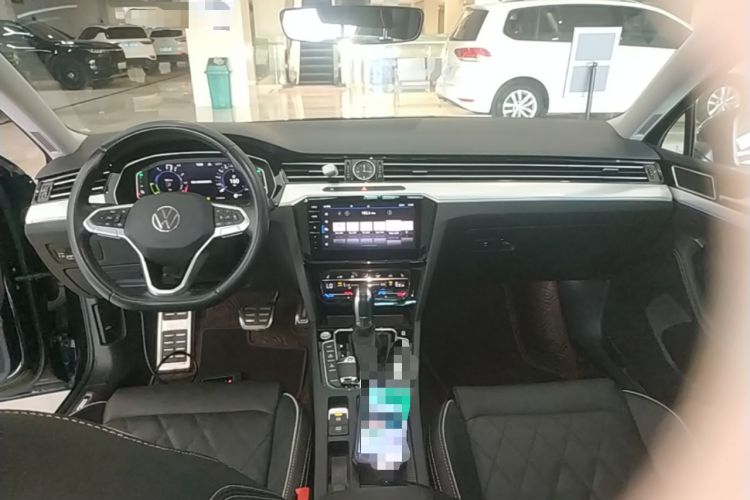 Used Volkswagen Magotan GTE Plug-in Hybrid 2022 GTE Luxury Model Center Console