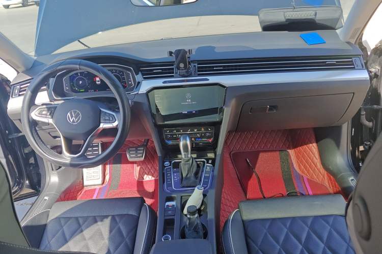 Used Volkswagen Magotan GTE Plug-in Hybrid 2022 GTE Luxury Model Center Console