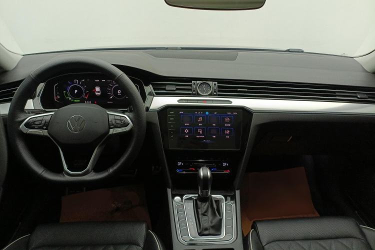 Used Volkswagen Magotan GTE Plug-in Hybrid 2022 GTE Luxury Model Center Console