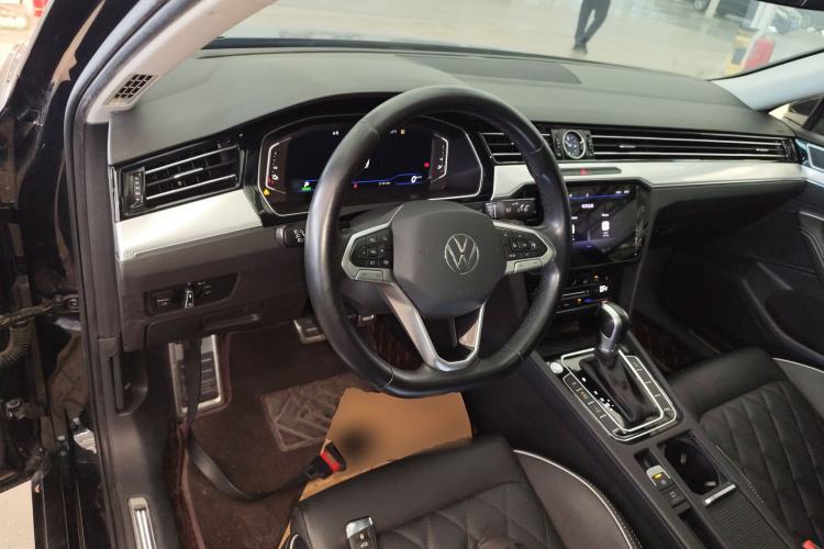 Used Volkswagen Magotan GTE Plug-in Hybrid 2022 GTE Luxury Model Center Console