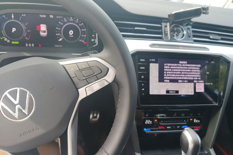Used Volkswagen Magotan GTE Plug-in Hybrid 2022 GTE Luxury Model Center Console
