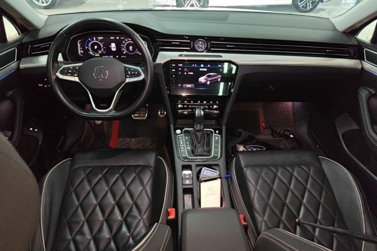Used Volkswagen Magotan GTE Plug-in Hybrid 2022 GTE Luxury Model Center Console