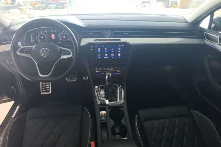 Used Volkswagen Magotan GTE Plug-in Hybrid 2022 GTE Luxury Model Center Console