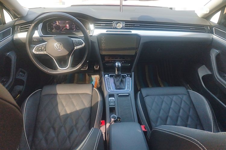 Used Volkswagen Magotan GTE Plug-in Hybrid 2022 GTE Luxury Model Center Console