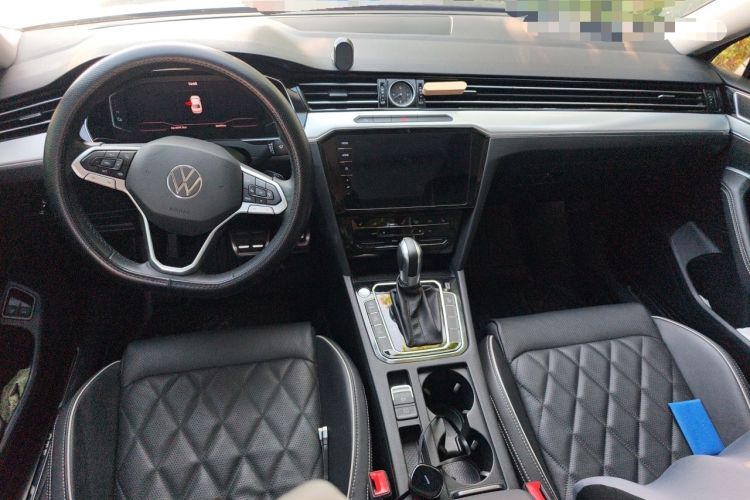 Used Volkswagen Magotan GTE Plug-in Hybrid 2022 GTE Luxury Model Center Console