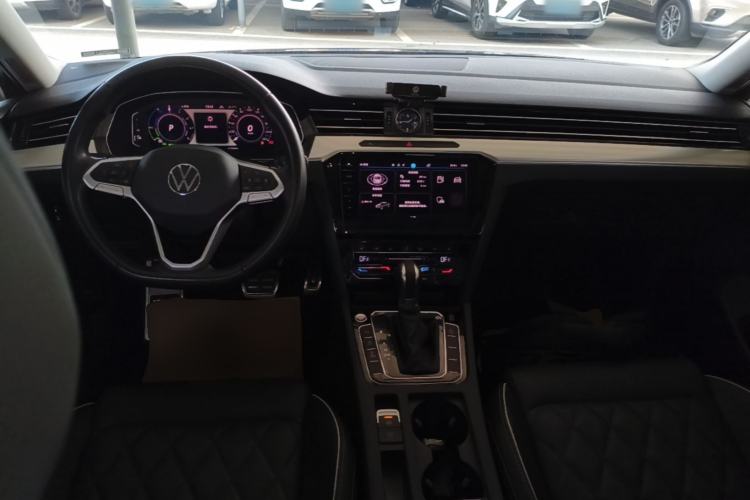 Used Volkswagen Magotan GTE Plug-in Hybrid 2022 GTE Luxury Model Center Console