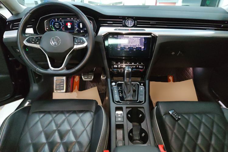 Used Volkswagen Magotan GTE Plug-in Hybrid 2022 GTE Luxury Model Center Console