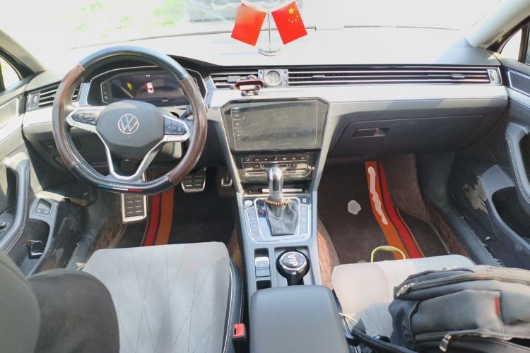 Used Volkswagen Magotan GTE Plug-in Hybrid 2022 GTE Luxury Model Center Console