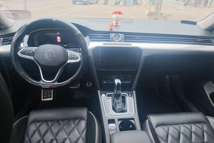 Used Volkswagen Magotan GTE Plug-in Hybrid 2022 GTE Luxury Model Center Console