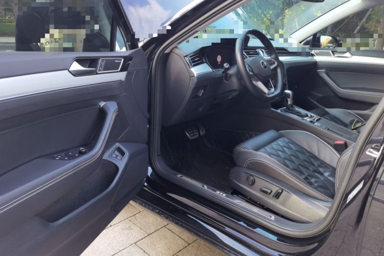 Used Volkswagen Magotan GTE Plug-in Hybrid 2022 GTE Luxury Model Driver Seat