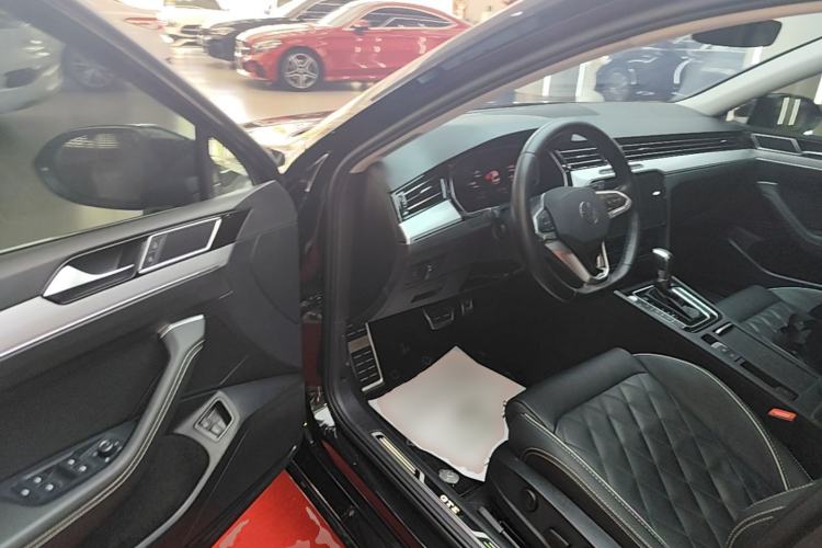 Used Volkswagen Magotan GTE Plug-in Hybrid 2022 GTE Luxury Model Driver Seat