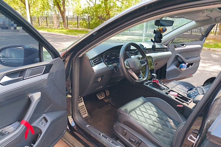Used Volkswagen Magotan GTE Plug-in Hybrid 2022 GTE Luxury Model Driver Seat