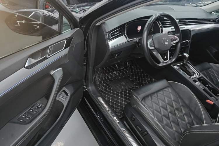 Used Volkswagen Magotan GTE Plug-in Hybrid 2022 GTE Luxury Model Driver Seat