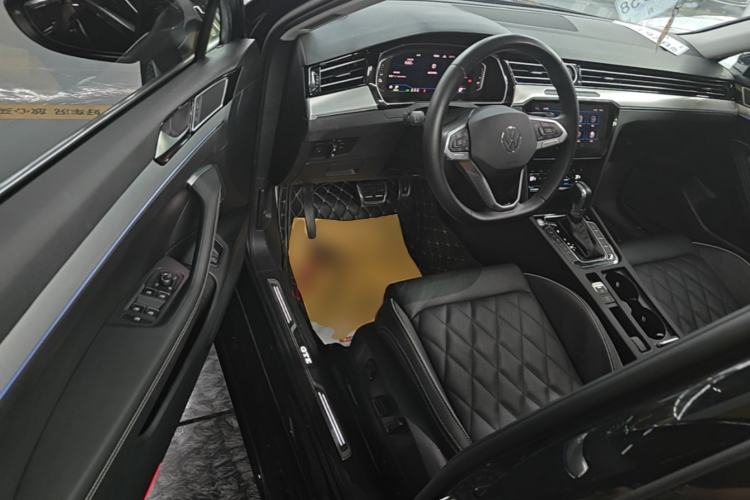 Used Volkswagen Magotan GTE Plug-in Hybrid 2022 GTE Luxury Model Driver Seat