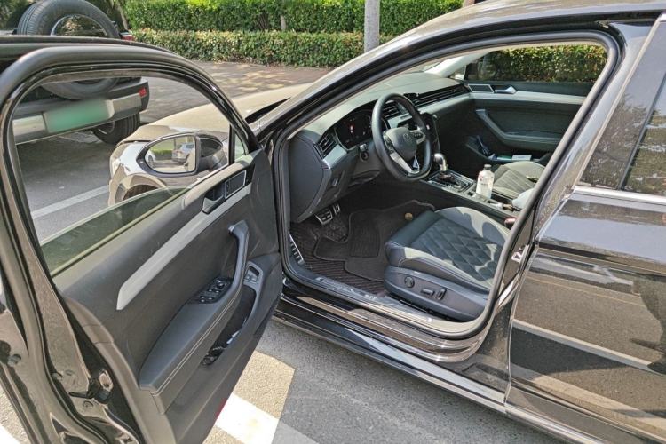 Used Volkswagen Magotan GTE Plug-in Hybrid 2022 GTE Prestige Model Driver Seat