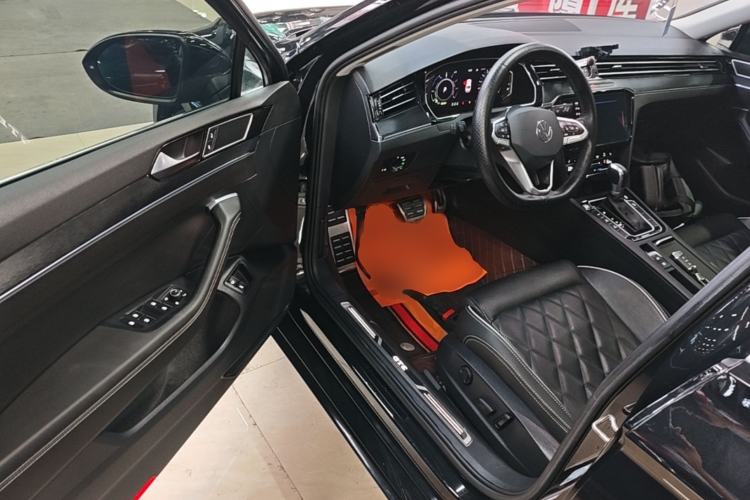 Used Volkswagen Magotan GTE Plug-in Hybrid 2022 GTE Luxury Model Driver Seat