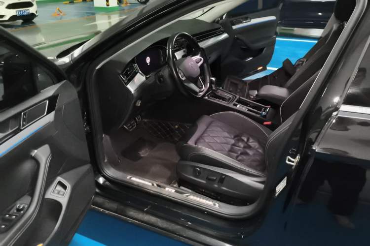 Used Volkswagen Magotan GTE Plug-in Hybrid 2022 GTE Luxury Model Driver Seat