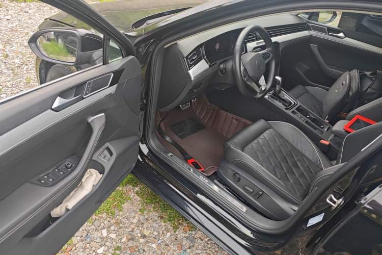 Used Volkswagen Magotan GTE Plug-in Hybrid 2022 GTE Luxury Model Driver Seat