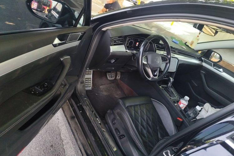 Used Volkswagen Magotan GTE Plug-in Hybrid 2022 GTE Luxury Model Driver Seat