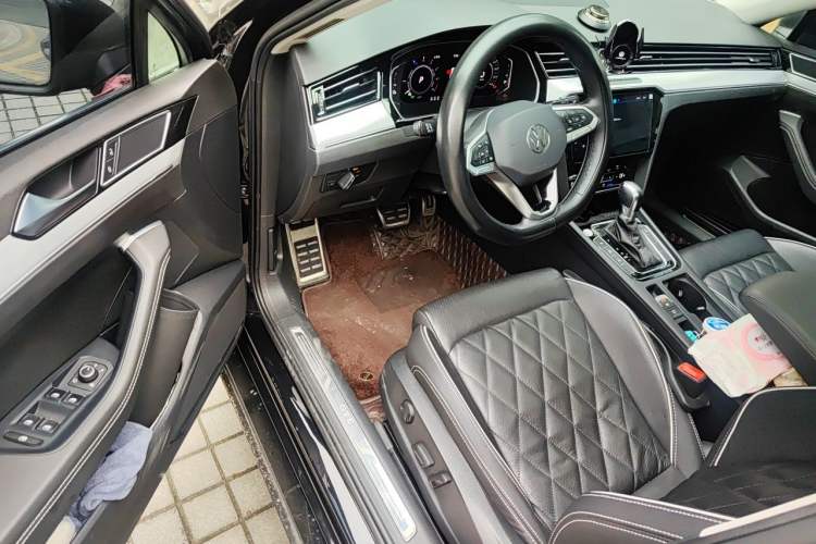 Used Volkswagen Magotan GTE Plug-in Hybrid 2022 GTE Luxury Model Driver Seat
