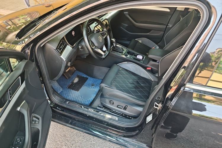 Used Volkswagen Magotan GTE Plug-in Hybrid 2022 GTE Luxury Model Driver Seat