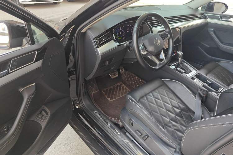 Used Volkswagen Magotan GTE Plug-in Hybrid 2022 GTE Luxury Model Driver Seat