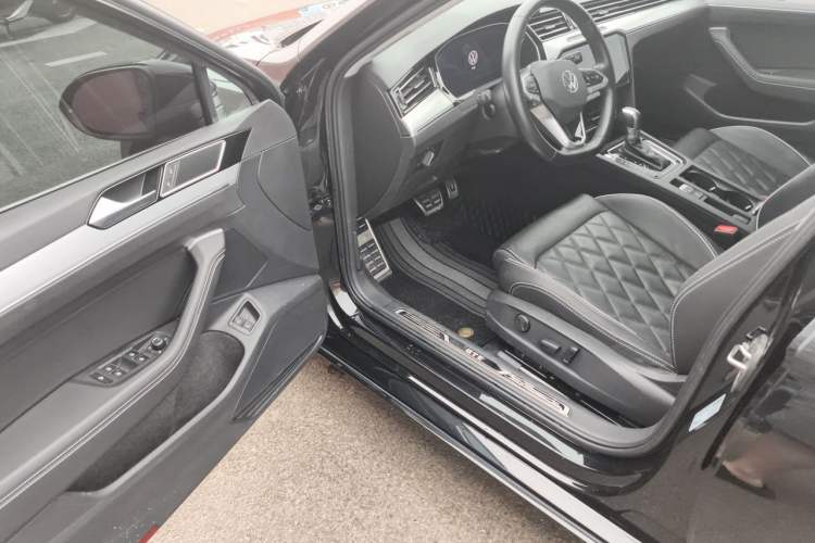 Used Volkswagen Magotan GTE Plug-in Hybrid 2022 GTE Luxury Model Driver Seat