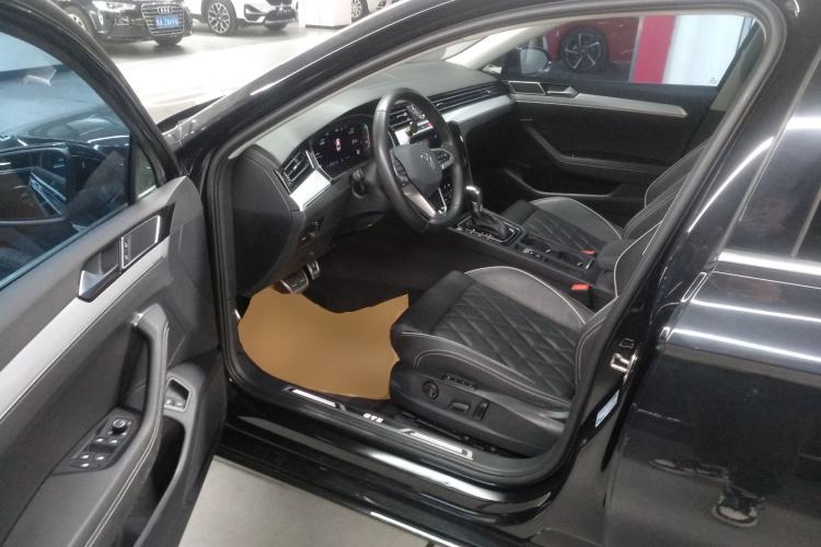Used Volkswagen Magotan GTE Plug-in Hybrid 2022 GTE Prestige Model Driver Seat