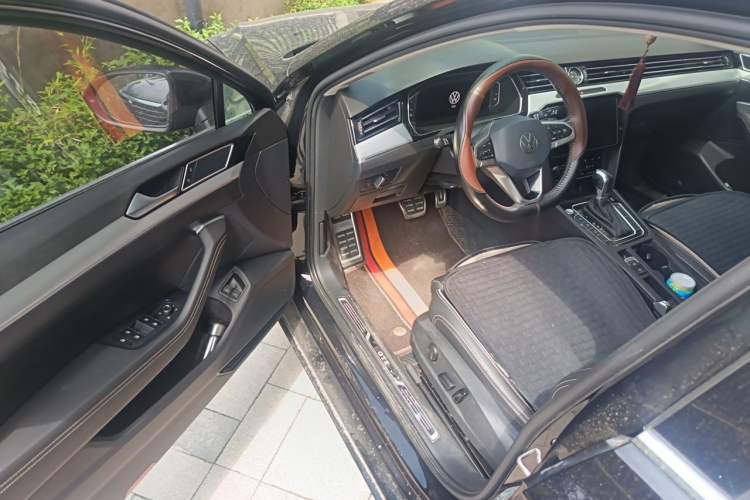 Used Volkswagen Magotan GTE Plug-in Hybrid 2022 GTE Luxury Model Driver Seat