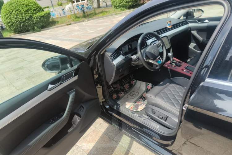 Used Volkswagen Magotan GTE Plug-in Hybrid 2022 GTE Luxury Model Driver Seat