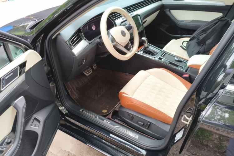 Used Volkswagen Magotan GTE Plug-in Hybrid 2022 GTE Luxury Model Driver Seat