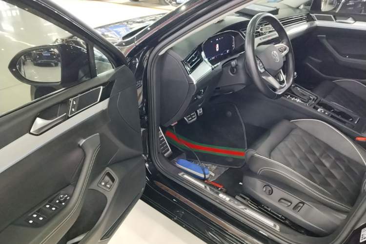 Used Volkswagen Magotan GTE Plug-in Hybrid 2022 GTE Luxury Model Driver Seat