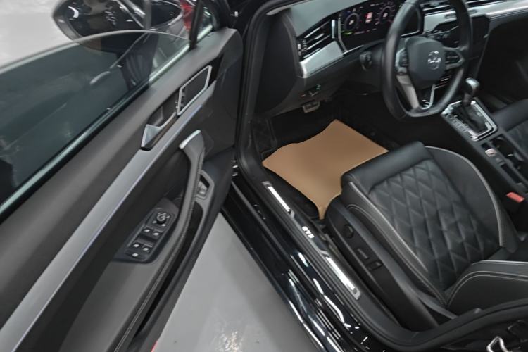 Used Volkswagen Magotan GTE Plug-in Hybrid 2022 GTE Luxury Model Driver Seat
