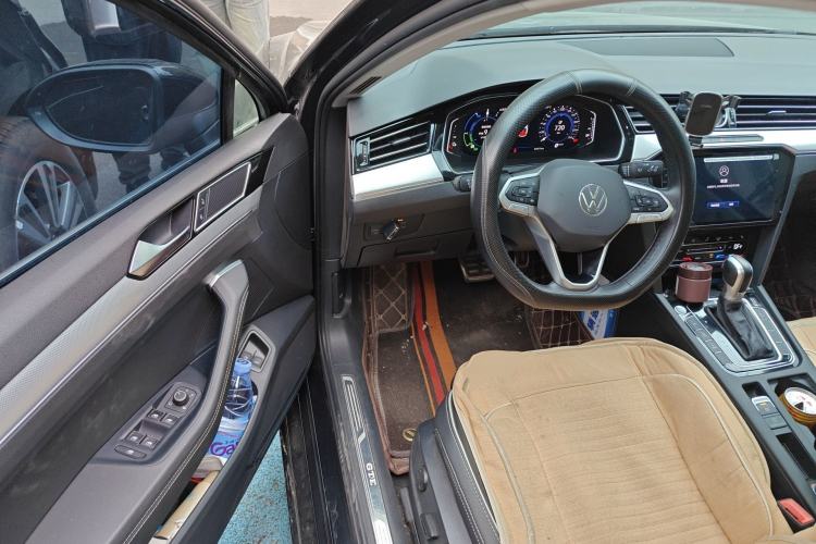 Used Volkswagen Magotan GTE Plug-in Hybrid 2022 GTE Luxury Model Driver Seat