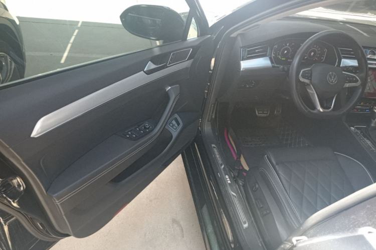 Used Volkswagen Magotan GTE Plug-in Hybrid 2022 GTE Luxury Model Driver Seat