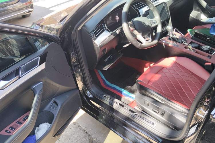 Used Volkswagen Magotan GTE Plug-in Hybrid 2022 GTE Luxury Model Driver Seat