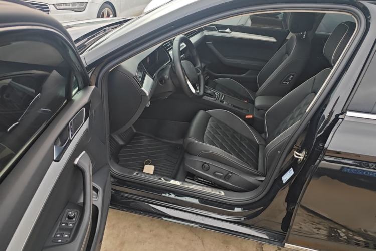 Used Volkswagen Magotan GTE Plug-in Hybrid 2022 GTE Luxury Model Driver Seat