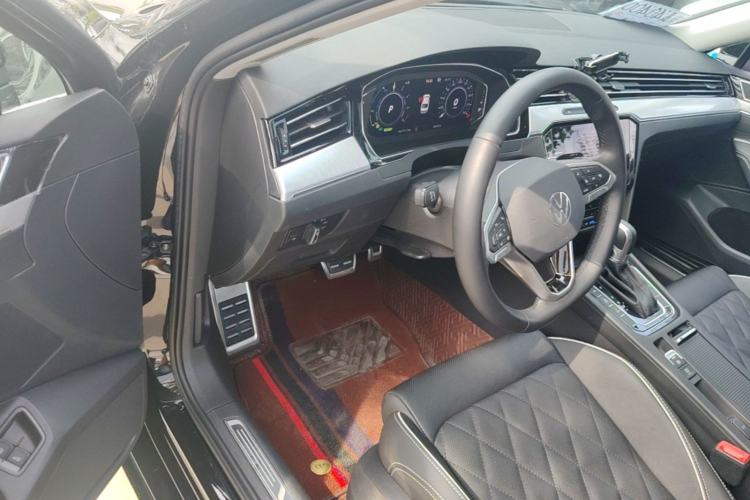 Used Volkswagen Magotan GTE Plug-in Hybrid 2022 GTE Luxury Model Driver Seat