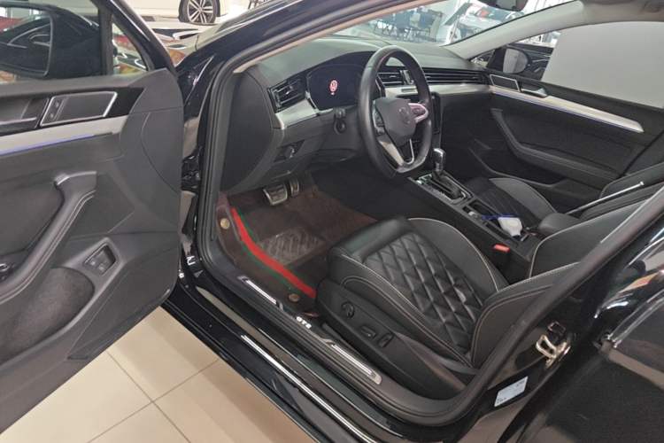 Used Volkswagen Magotan GTE Plug-in Hybrid 2022 GTE Luxury Model Driver Seat