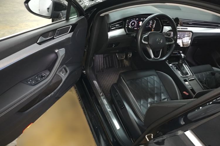 Used Volkswagen Magotan GTE Plug-in Hybrid 2022 GTE Luxury Model Driver Seat